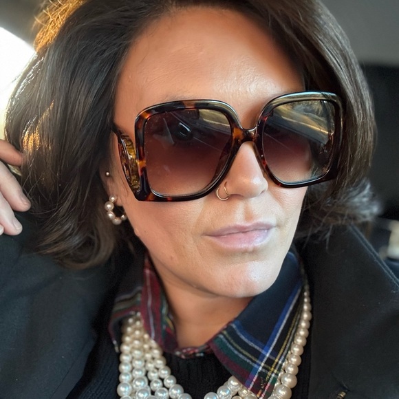 Meet your Posher, Ashley - Picture 2 of 4